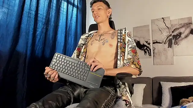 Giotrashy online show from July 21, 2026, 8:11 pm