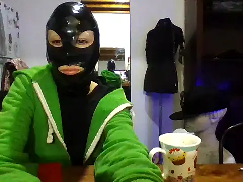trixa online show from June 19, 2026, 3:44 am