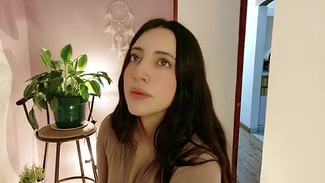Rebbecawhite meow online show from May 19, 2026, 1:56 am