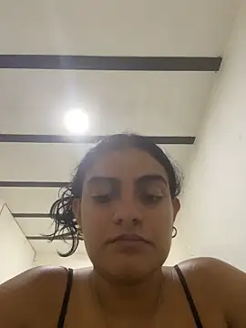 carlafox05 online show from May 7, 2026, 2:44 pm