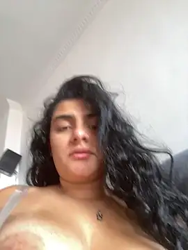 carlafox05 online show from May 13, 2026, 2:47 pm