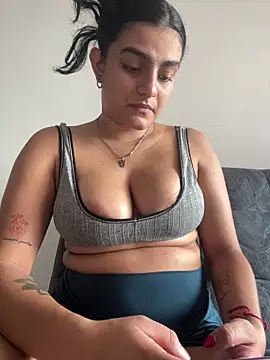 carlafox05 online show from May 25, 2026, 7:31 pm