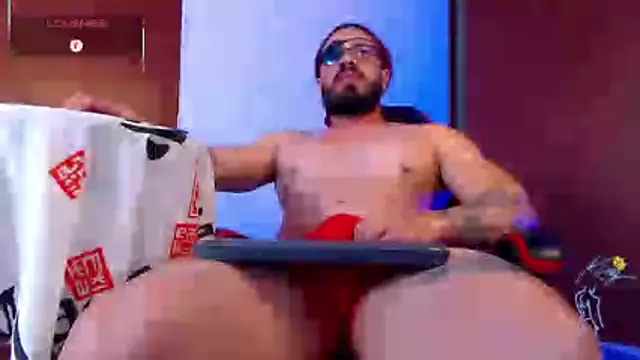 Snapshot of pirata_fitness chatting on July 8, 2026, 2:43 pm pirata fitness online show from July 8, 2026, 2:43 pm