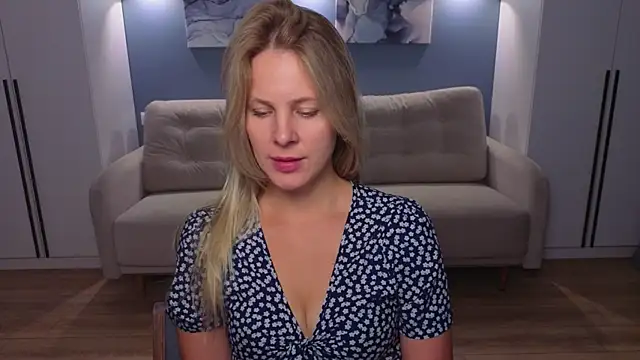 MelanieBennett online show from July 21, 2026, 9:22 am