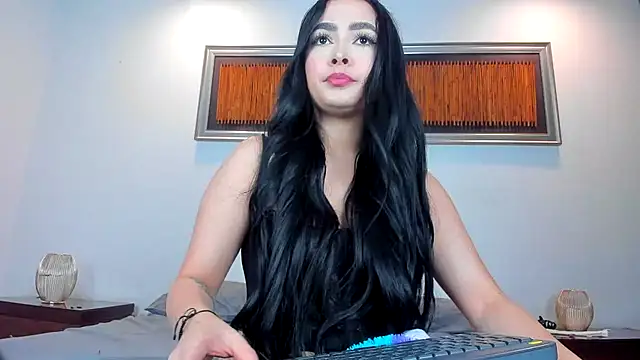 Bella  hamilton online show from June 22, 2026, 1:51 am