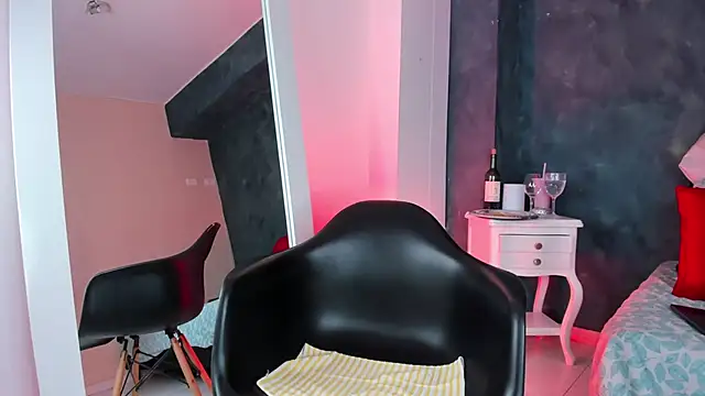 Snapshot of GingerMoon_ chatting on June 9, 2026, 7:25 pm GingerMoon online show from June 9, 2026, 7:25 pm