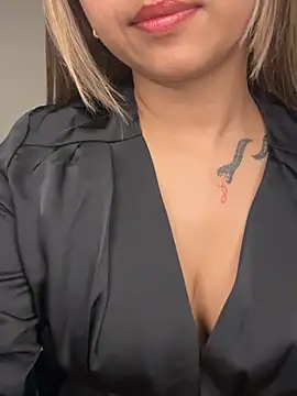 Scarlett 1819 online show from June 5, 2026, 6:02 pm