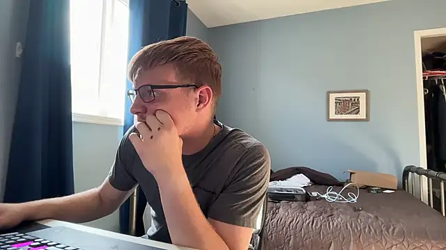 Snapshot of lustylyndon chatting on July 7, 2026, 3:27 pm lustylyndon online show from July 7, 2026, 3:27 pm