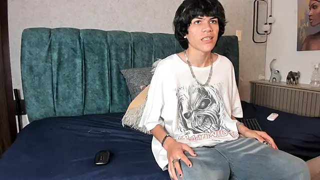 Diamond twink online show from June 12, 2026, 3:22 pm
