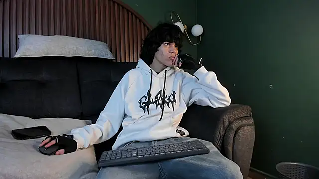 Diamond twink online show from July 12, 2026, 5:42 am