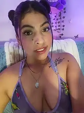 Fox Roxxan online show from June 19, 2026, 2:27 am
