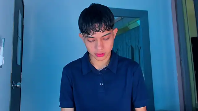 Snapshot of Sebax_Young chatting on November 28, 2025, 8:33 pm Sebax Young online show from November 28, 2025, 8:33 pm
