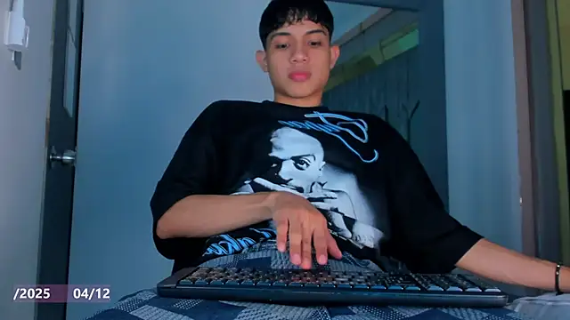 Snapshot of Sebax_Young chatting on December 4, 2025, 8:39 pm Sebax Young online show from December 4, 2025, 8:39 pm