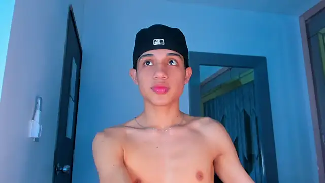 Snapshot of Sebax_Young chatting on December 18, 2025, 10:38 pm Sebax Young online show from December 18, 2025, 10:38 pm