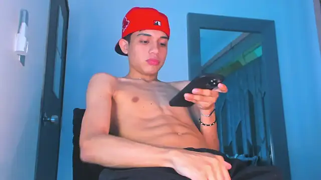 Snapshot of Sebax_Young chatting on December 20, 2025, 8:27 pm Sebax Young online show from December 20, 2025, 8:27 pm