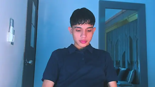 Snapshot of Sebax_Young chatting on December 21, 2025, 9:33 pm Sebax Young online show from December 21, 2025, 9:33 pm