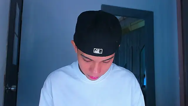 Snapshot of Sebax_Young chatting on January 11, 2026, 8:25 pm Sebax Young online show from January 11, 2026, 8:25 pm