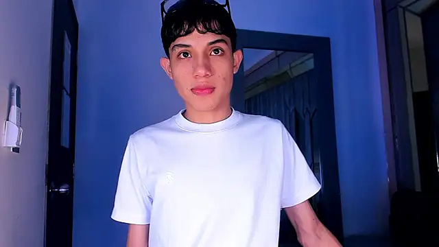 Snapshot of Sebax_Young chatting on February 16, 2026, 8:16 pm Sebax Young online show from February 16, 2026, 8:16 pm