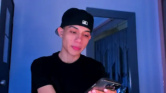 Snapshot of Sebax_Young chatting on March 1, 2026, 8:00 pm Sebax Young online show from March 1, 2026, 8:00 pm