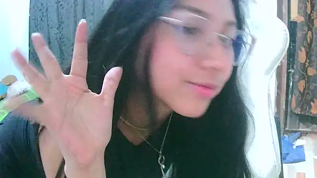 honeysweet111 online show from October 6, 2025, 3:59 am