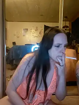 Shy Naughty Girl online show from June 5, 2026, 3:24 am