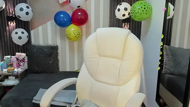 LittleeStar online show from June 21, 2026, 9:39 pm