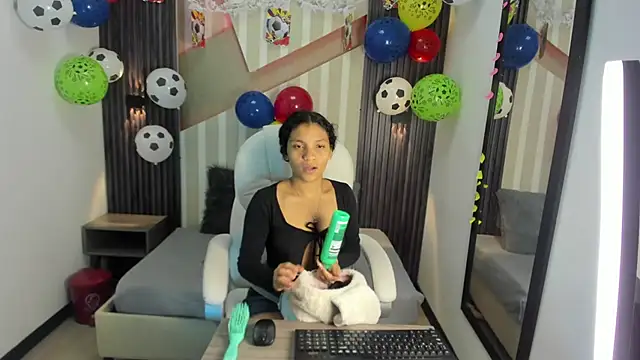 LittleeStar online show from June 23, 2026, 10:19 pm
