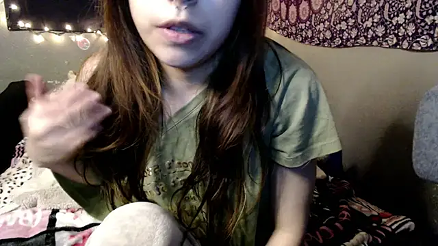 Snapshot of London_Ray chatting on July 16, 2026, 11:44 pm London Ray online show from July 16, 2026, 11:44 pm