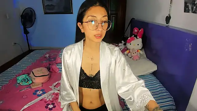 Snapshot of Anais_lux chatting on June 28, 2026, 12:27 am Anais lux online show from June 28, 2026, 12:27 am