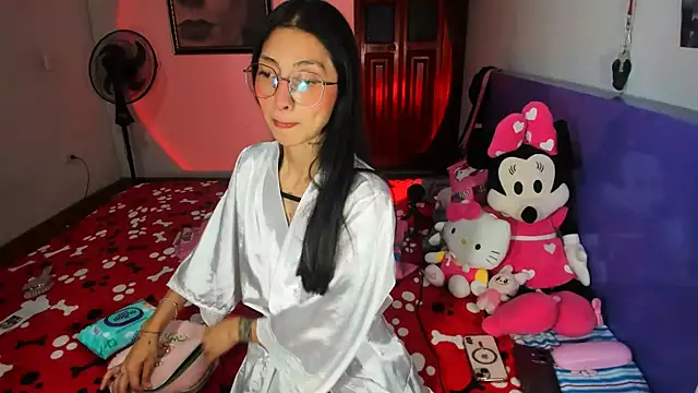 Snapshot of Anais_lux chatting on July 6, 2026, 10:45 pm Anais lux online show from July 6, 2026, 10:45 pm