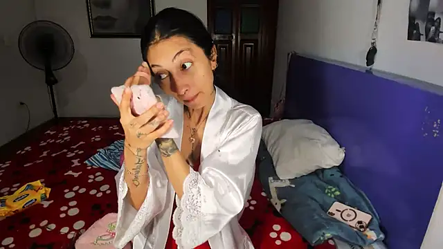Snapshot of Anais_lux chatting on July 11, 2026, 11:28 pm Anais lux online show from July 11, 2026, 11:28 pm