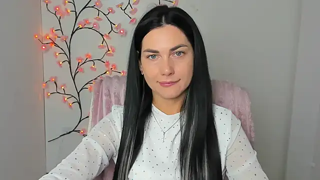 Snapshot of Lune_Moon chatting on July 8, 2026, 5:34 am Lune Moon online show from July 8, 2026, 5:34 am
