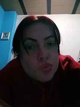 carolinhe  online show from November 20, 2025, 6:40 pm