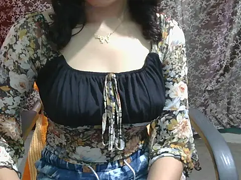 Snapshot of lovely_soniya chatting on June 24, 2026, 6:12 am lovely soniya online show from June 24, 2026, 6:12 am