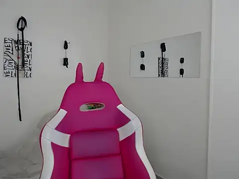 Snapshot of kendall-Jenner chatting on March 26, 2026, 5:51 pm kendall-Jenner online show from March 26, 2026, 5:51 pm