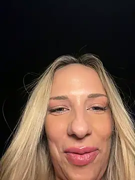 SweetBella95  online show from July 4, 2026, 11:00 pm