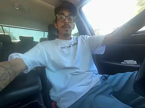 Snapshot of bigdickkane300 chatting on July 6, 2026, 10:45 pm bigdickkane300 online show from July 6, 2026, 10:45 pm
