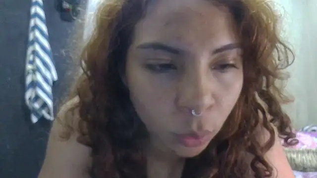 Snapshot of VioletV chatting on June 14, 2026, 2:24 am VioletV online show from June 14, 2026, 2:24 am