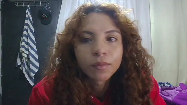 Snapshot of VioletV chatting on June 19, 2026, 1:21 am VioletV online show from June 19, 2026, 1:21 am