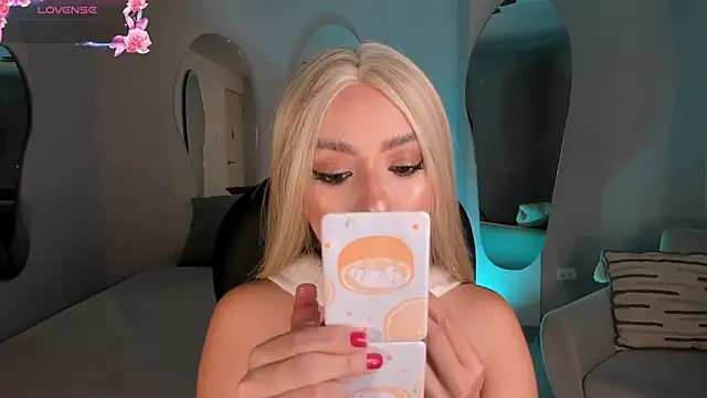 IsabellaMoreau online show from June 1, 2026, 7:59 pm