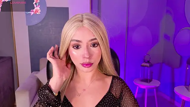 IsabellaMoreau online show from July 15, 2026, 8:36 pm