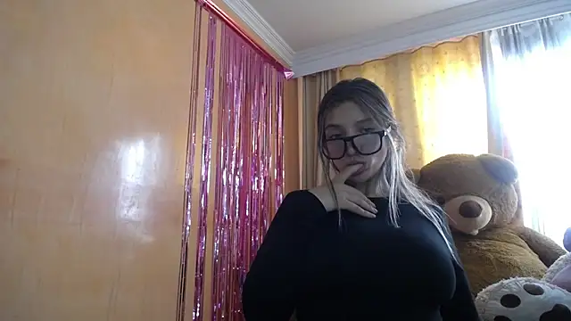 miss lilieth online show from May 22, 2026, 2:22 pm