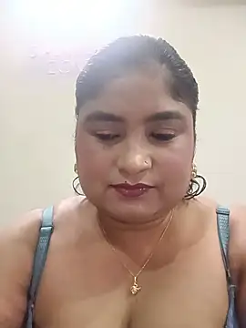 Snapshot of hornyriyanka chatting on July 13, 2026, 2:25 am hornyriyanka online show from July 13, 2026, 2:25 am
