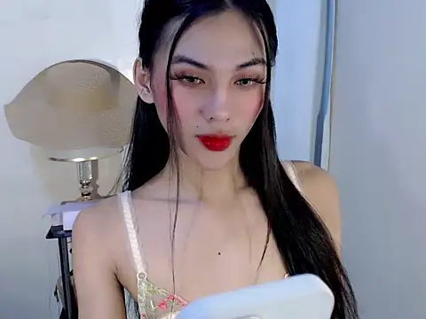 Ur latinahotpaprika online show from July 23, 2026, 8:18 pm