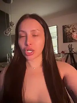 ArianaaSwift online show from June 2, 2026, 9:06 pm
