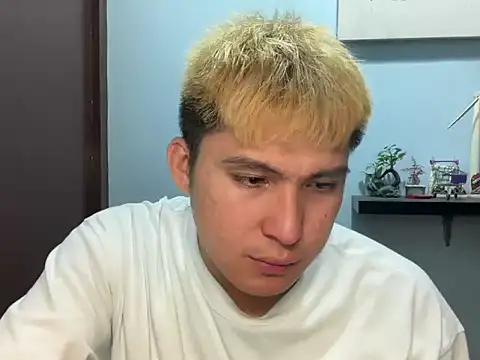 Snapshot of lovely_jay chatting on July 6, 2026, 3:03 pm lovely jay online show from July 6, 2026, 3:03 pm