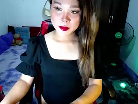Snapshot of Urassiansweetcummer chatting on March 15, 2026, 11:55 pm Urassiansweetcummer online show from March 15, 2026, 11:55 pm