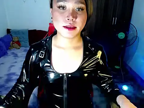Snapshot of Urassiansweetcummer chatting on April 2, 2026, 9:34 pm Urassiansweetcummer online show from April 2, 2026, 9:34 pm
