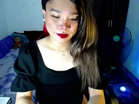 Snapshot of Urassiansweetcummer chatting on April 21, 2026, 2:26 am Urassiansweetcummer online show from April 21, 2026, 2:26 am