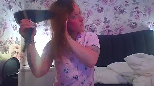 LucyRoseMae online show from June 18, 2026, 9:30 pm